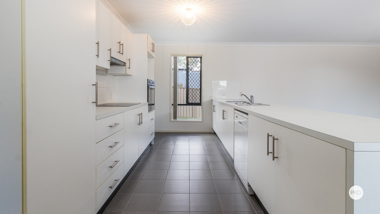 28 STANAWAY Place BELLBOWRIE 11