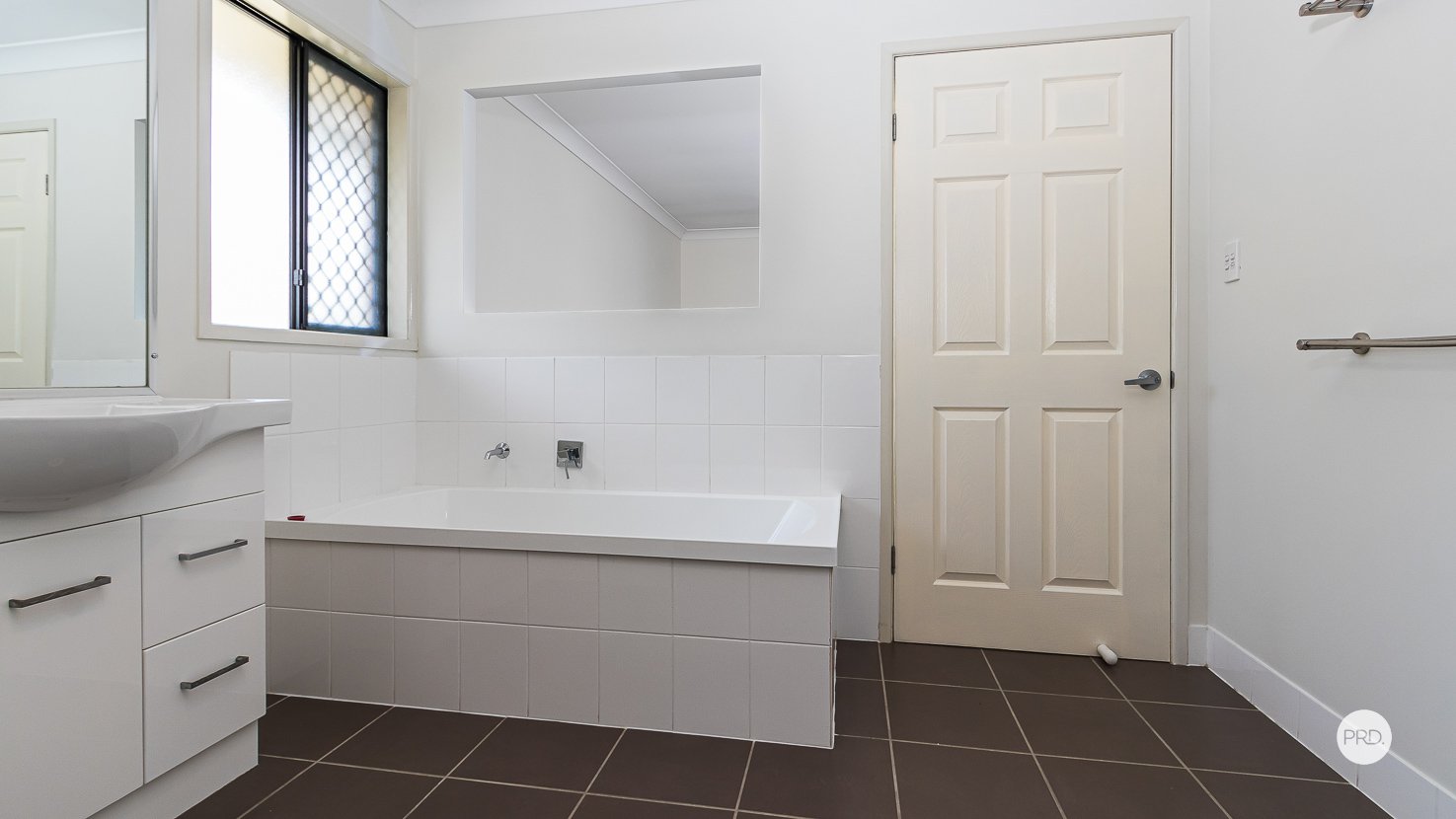 28 STANAWAY Place BELLBOWRIE 27