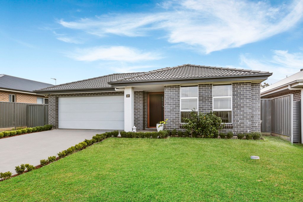 28 Stockyard Crescent HORSLEY 1