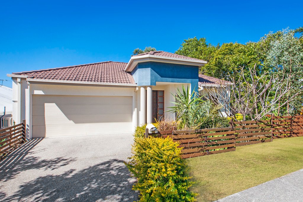 28 Summit Drive SPRINGFIELD LAKES 1