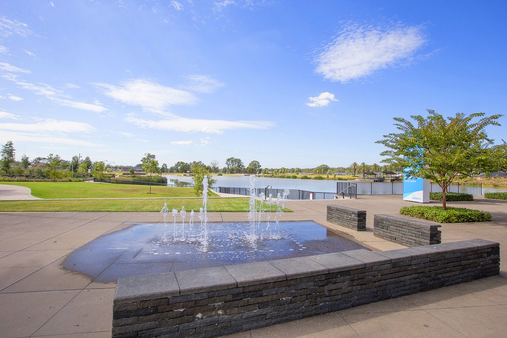 28 Tengala Drive JORDAN SPRINGS 19