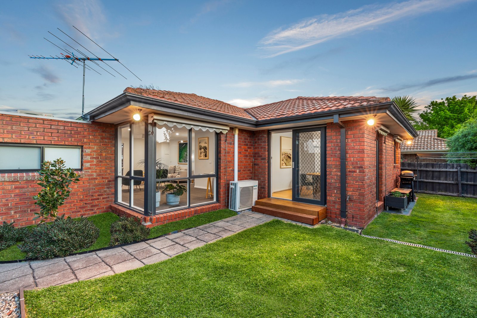 Gallery: 2/8 Tennyson Street