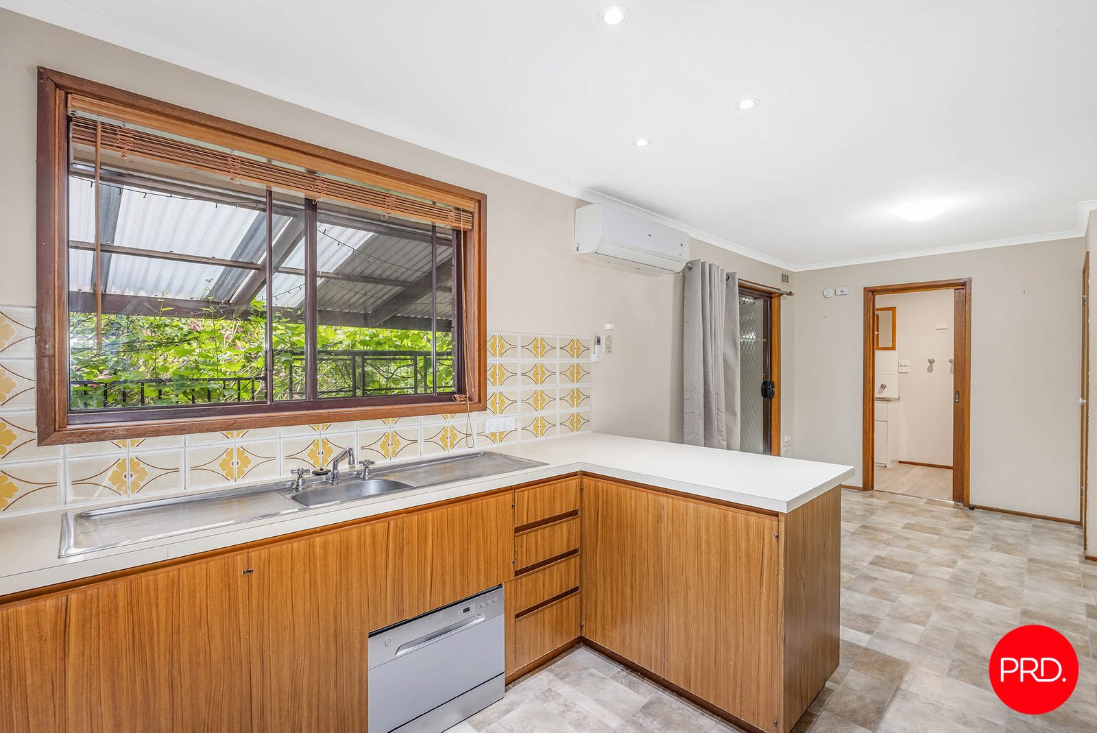 28 Thomas St  KANGAROO FLAT 3