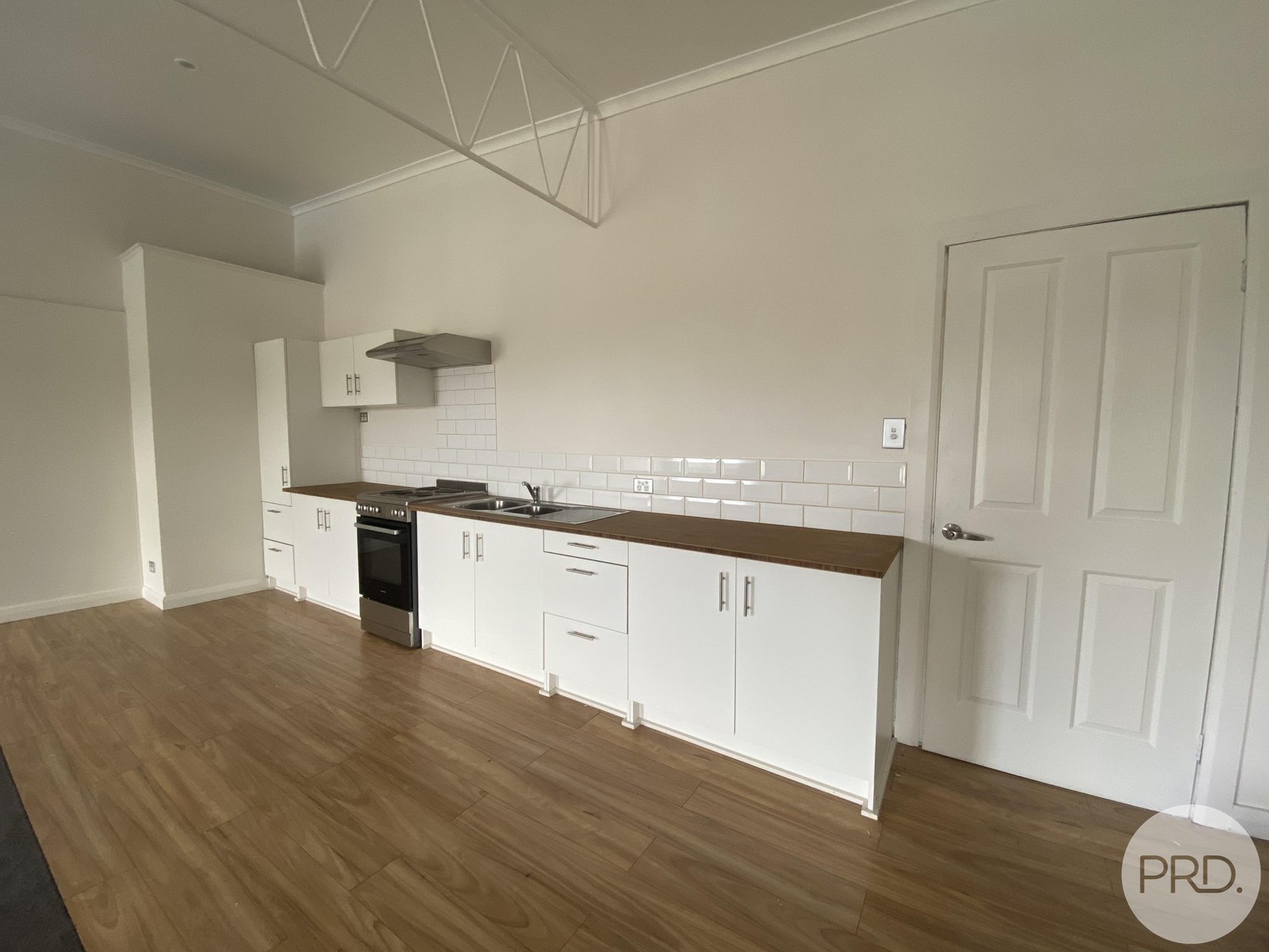 2/8 Tianna Road LINDISFARNE 2