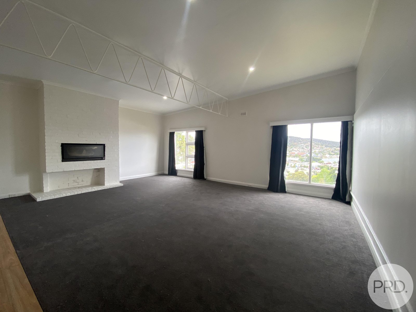 2/8 Tianna Road LINDISFARNE 3