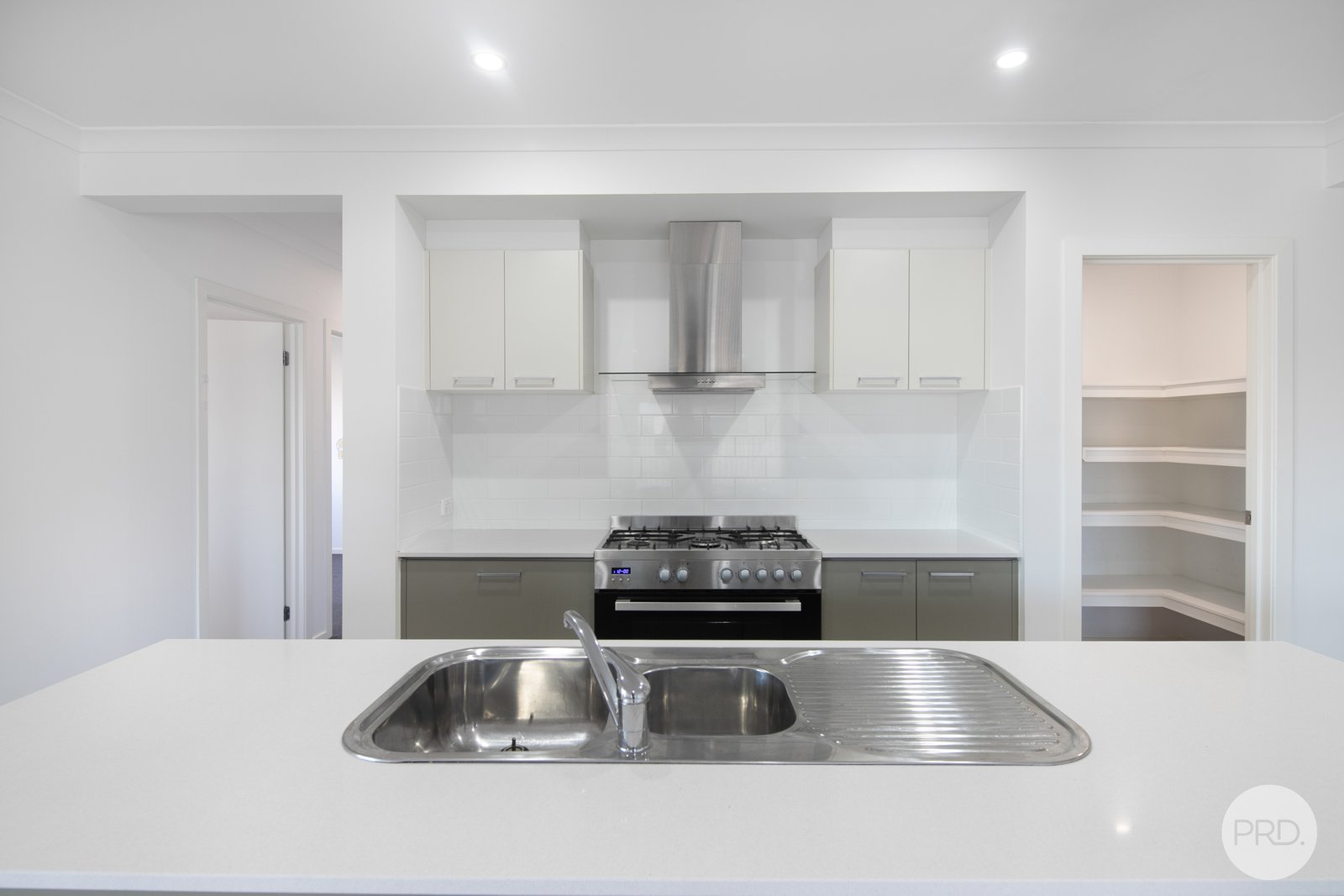 28 Tipperary Street ALFREDTON 2