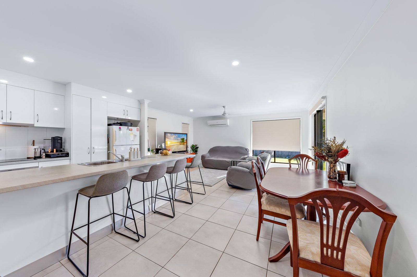 28 Trader Crescent CANNONVALE 2