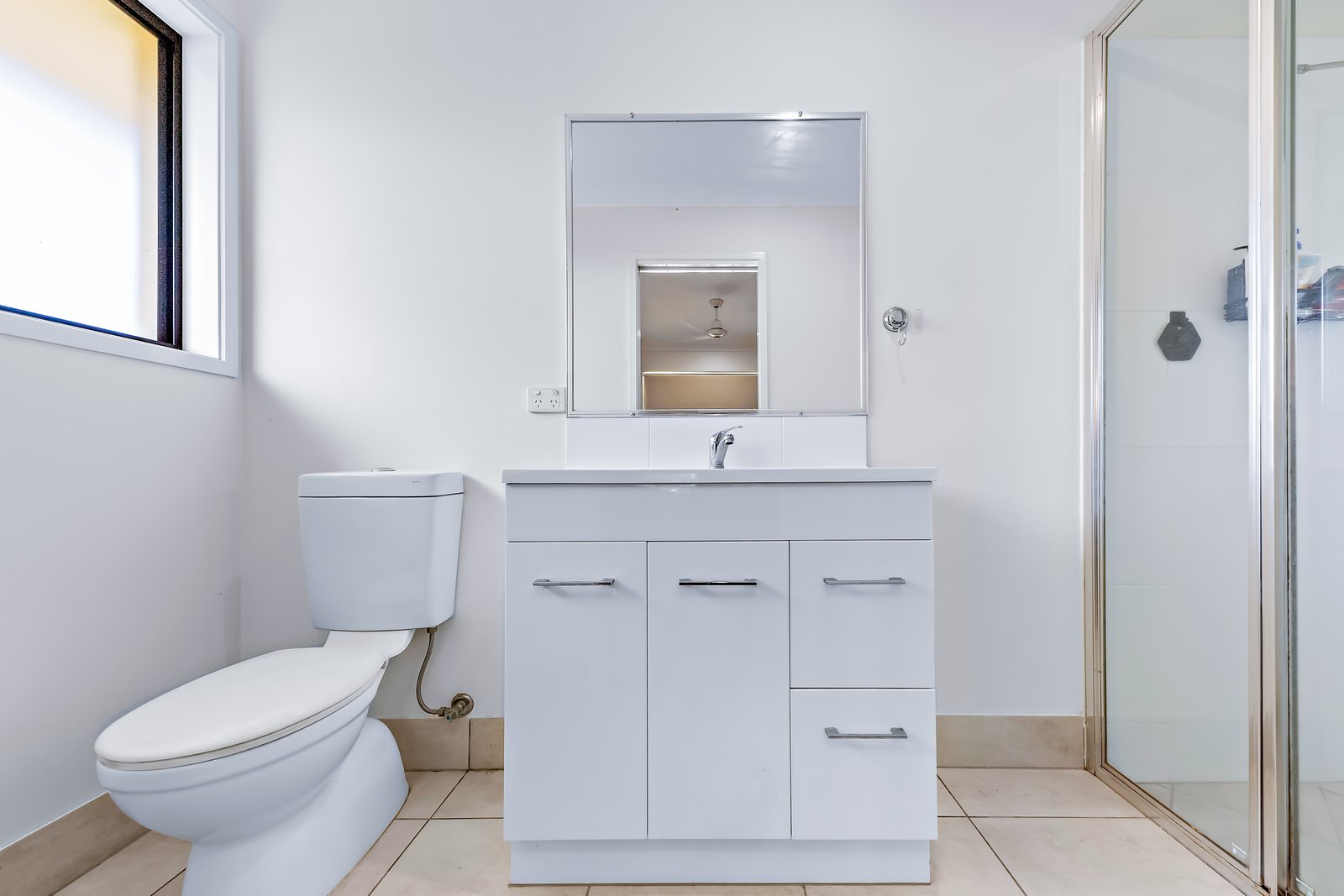 28 Trader Crescent CANNONVALE 5