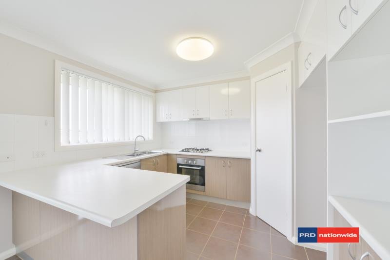 28 Tulipwood Crescent TAMWORTH 1
