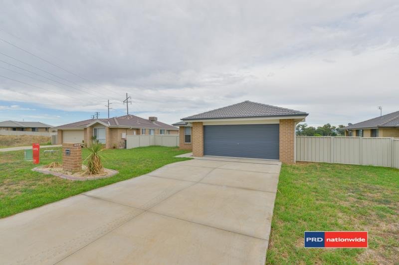 28 Tulipwood Crescent TAMWORTH 8