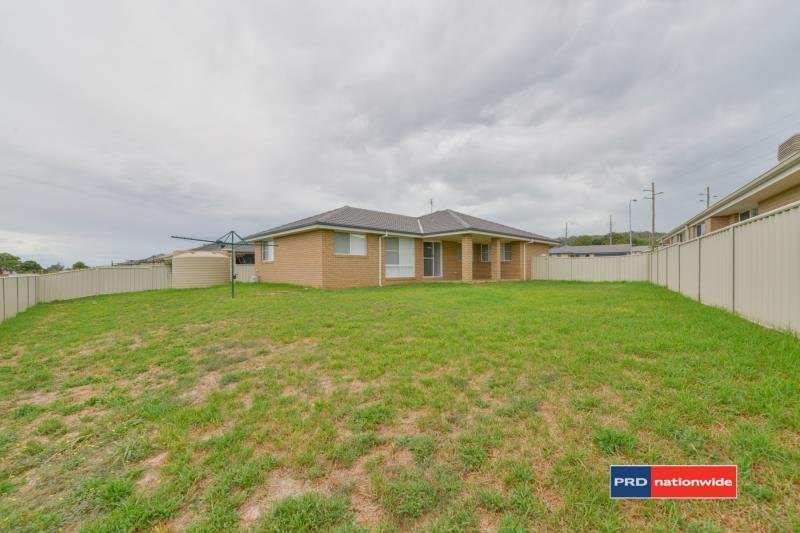28 Tulipwood Crescent TAMWORTH 9