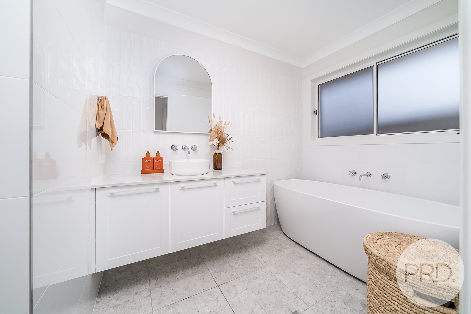 28 Turramia Crescent GOBBAGOMBALIN 9