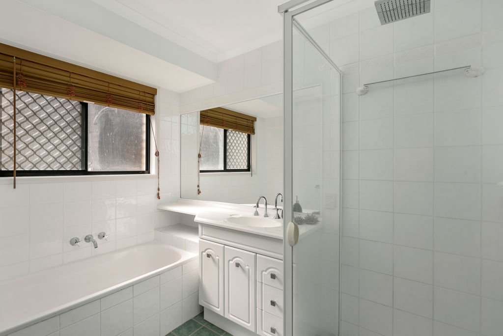 28 Tyrone Terrace BANORA POINT 9