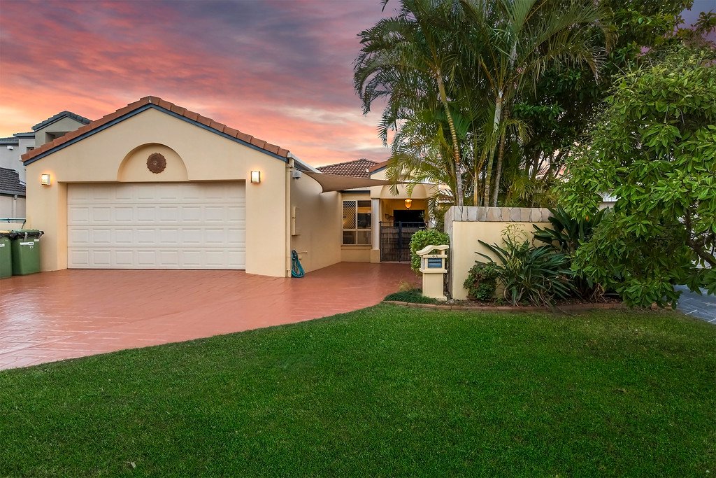 28 Vanderbilt Court VARSITY LAKES 5