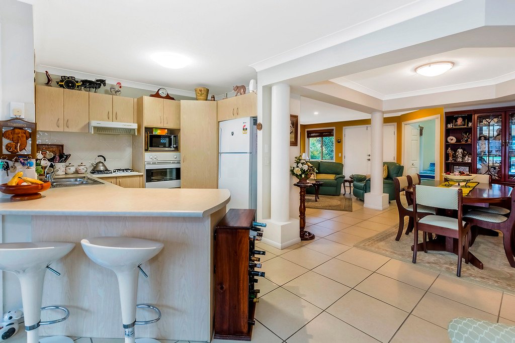 28 Vanderbilt Court VARSITY LAKES 7