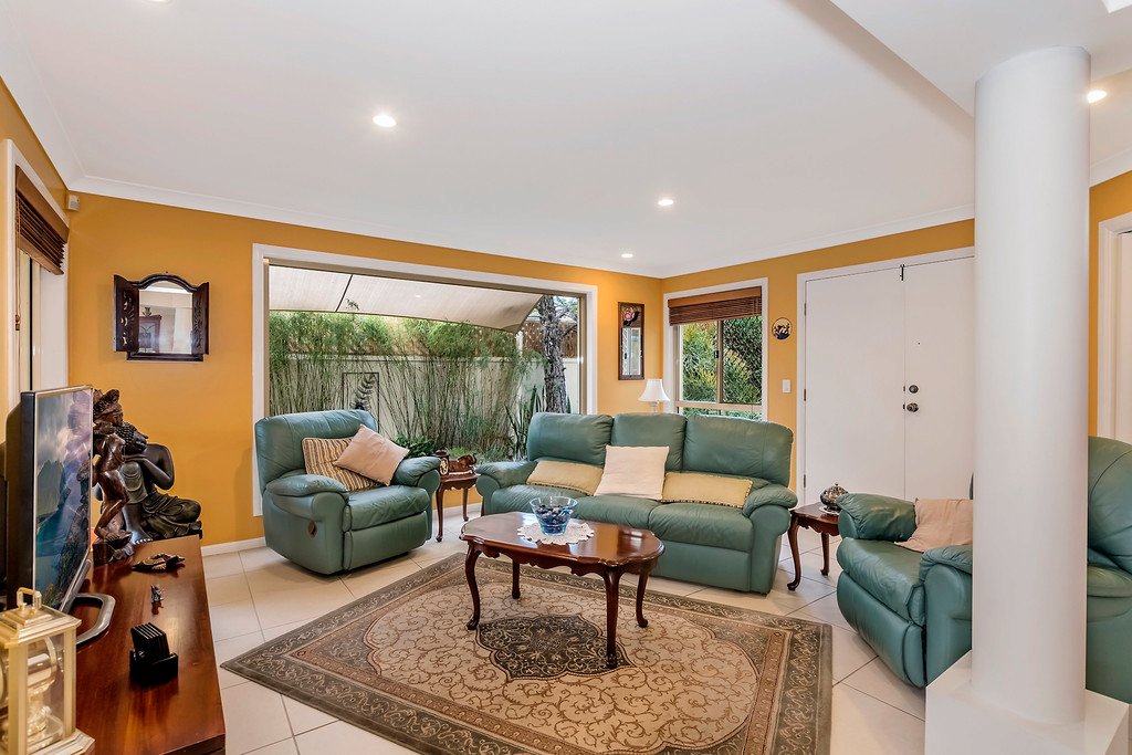 28 Vanderbilt Court VARSITY LAKES 8