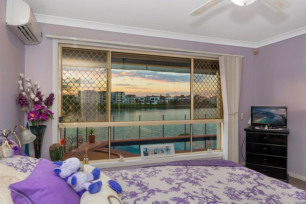 28 Vanderbilt Court VARSITY LAKES 10