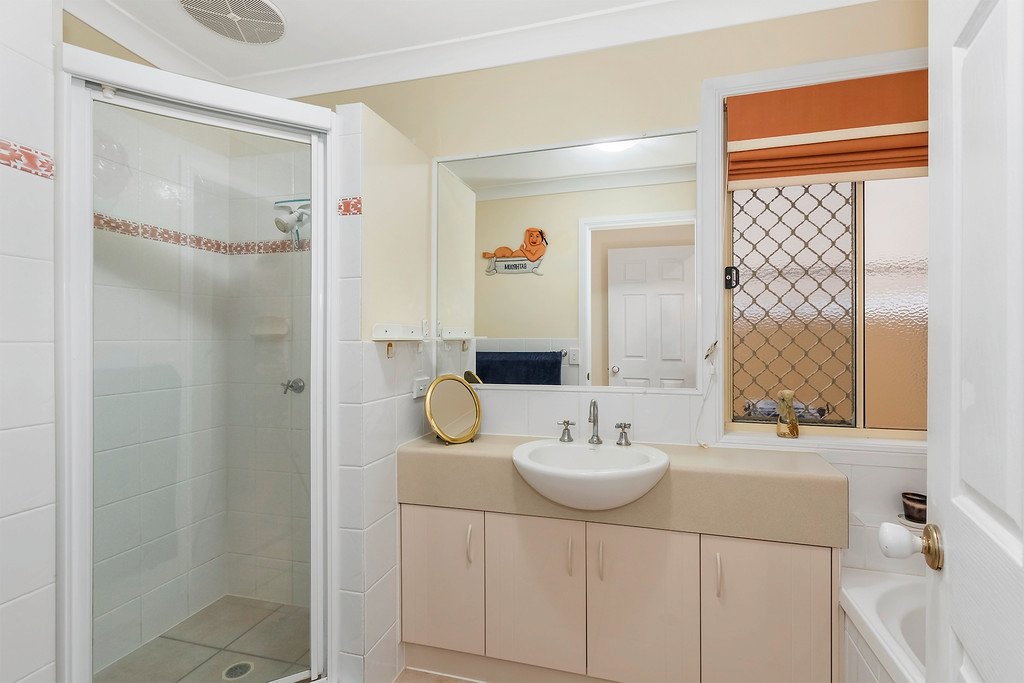 28 Vanderbilt Court VARSITY LAKES 14