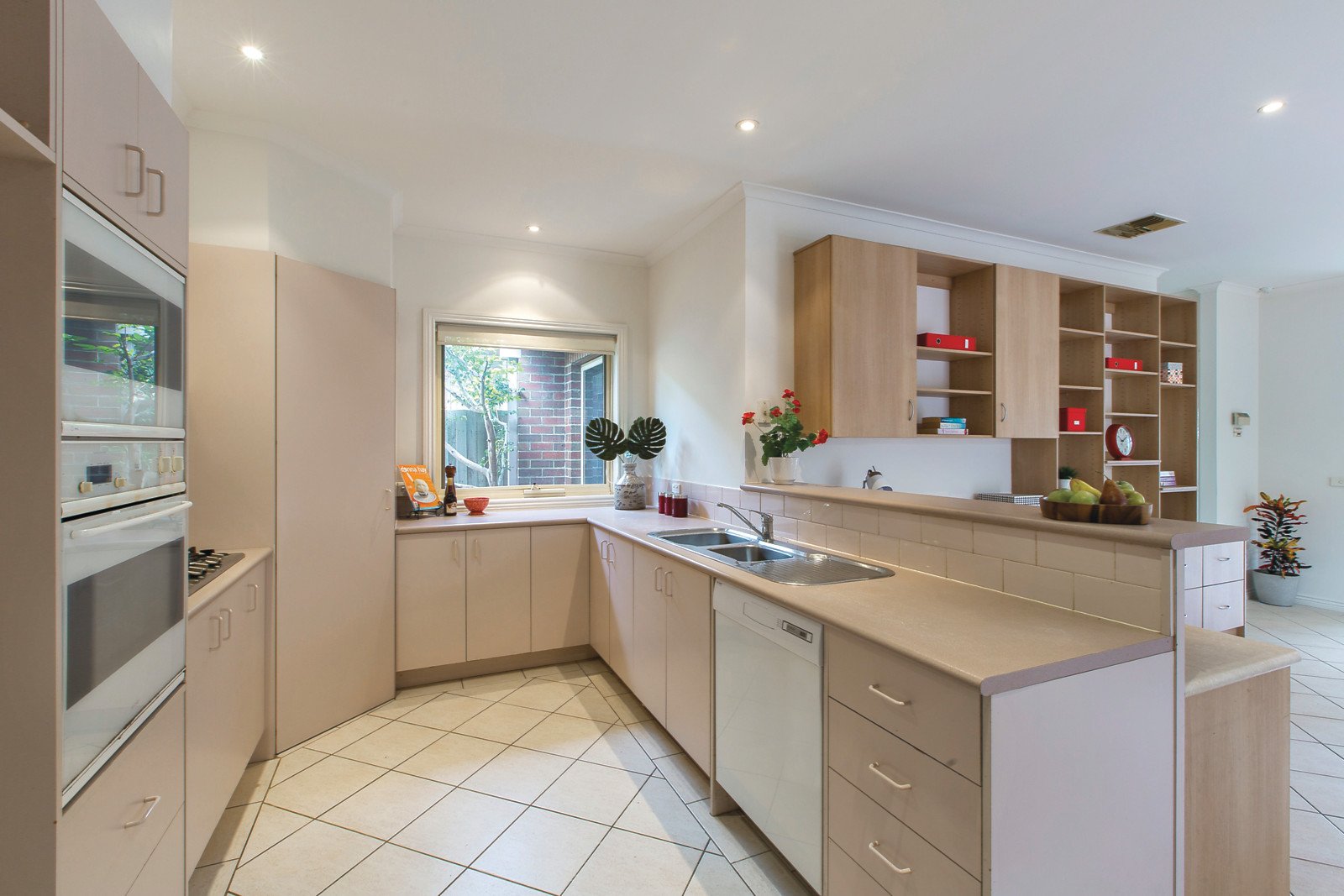 28 Vaughan Crescent, Kew, VIC