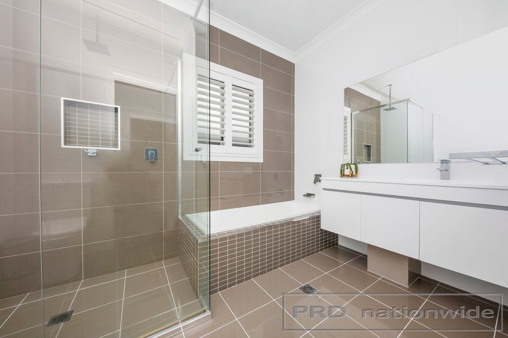 2/8 Vine st  BRANXTON 13