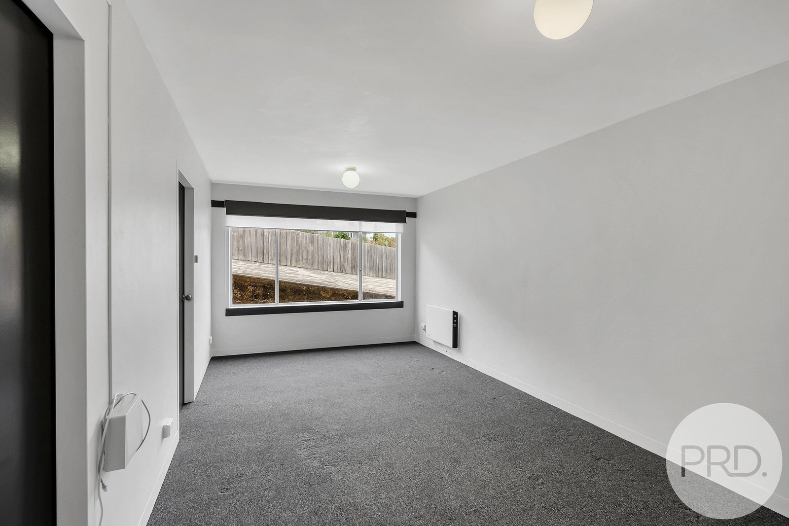 2/8 Wallace Avenue LENAH VALLEY 2