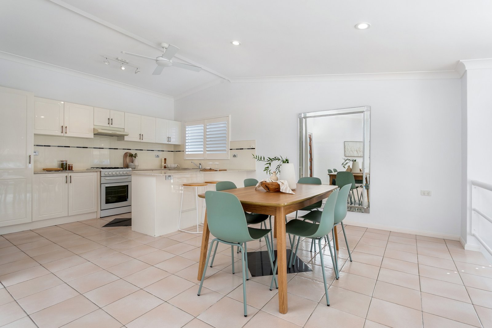 2/8 Wallawa Road NELSON BAY 2