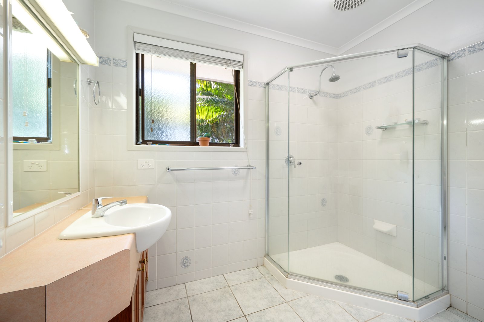 28 Wambiri Street CANNONVALE 14