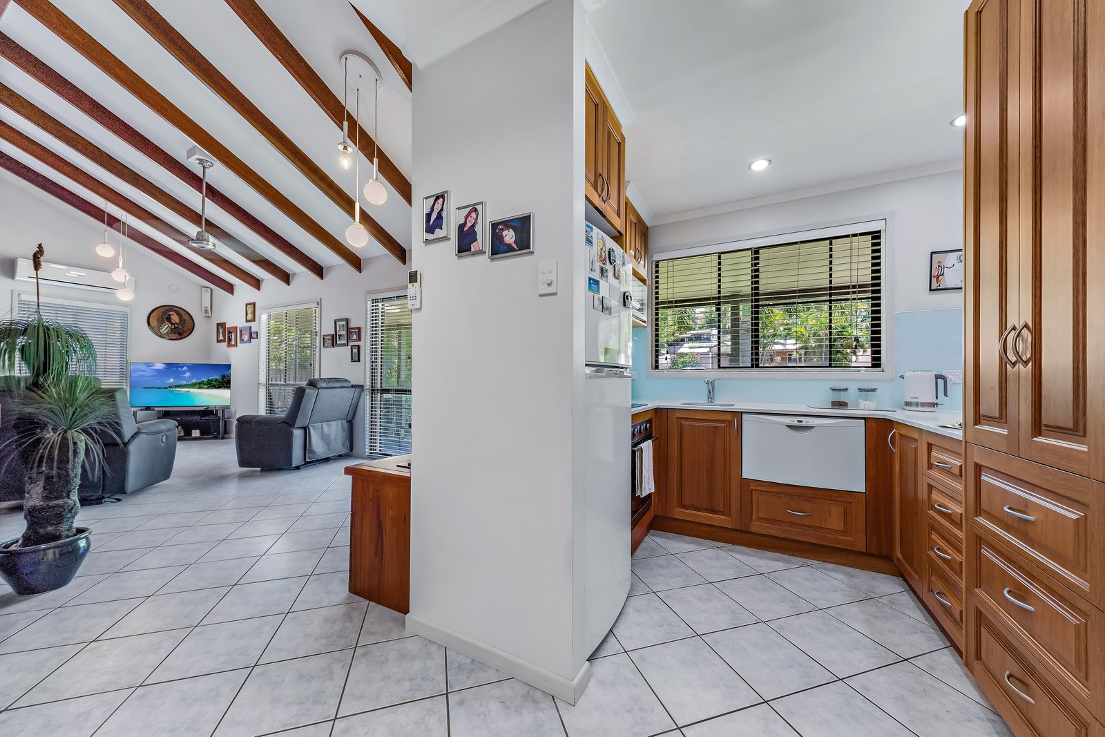 28 Wambiri Street CANNONVALE 4