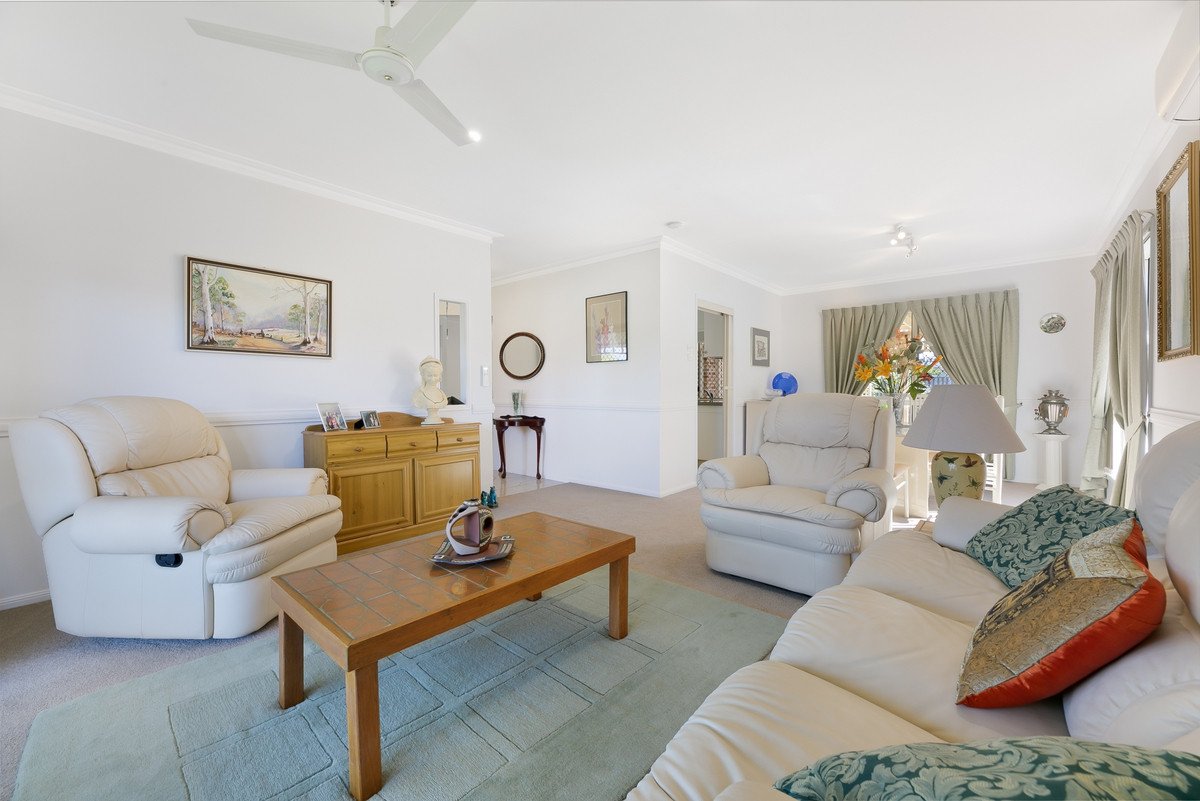 28 Warbler Parade Varsity Lakes 5