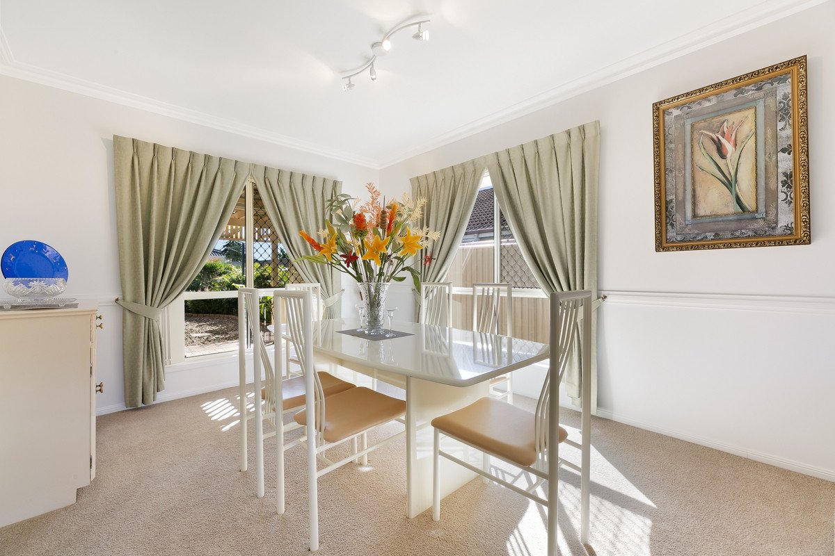 28 Warbler Parade Varsity Lakes 6