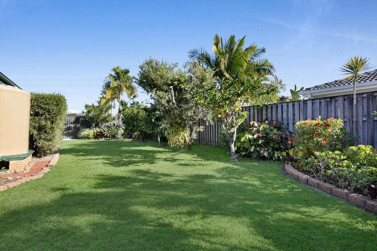 28 Warbler Parade Varsity Lakes 12