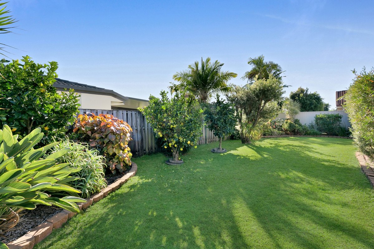 28 Warbler Parade Varsity Lakes 13