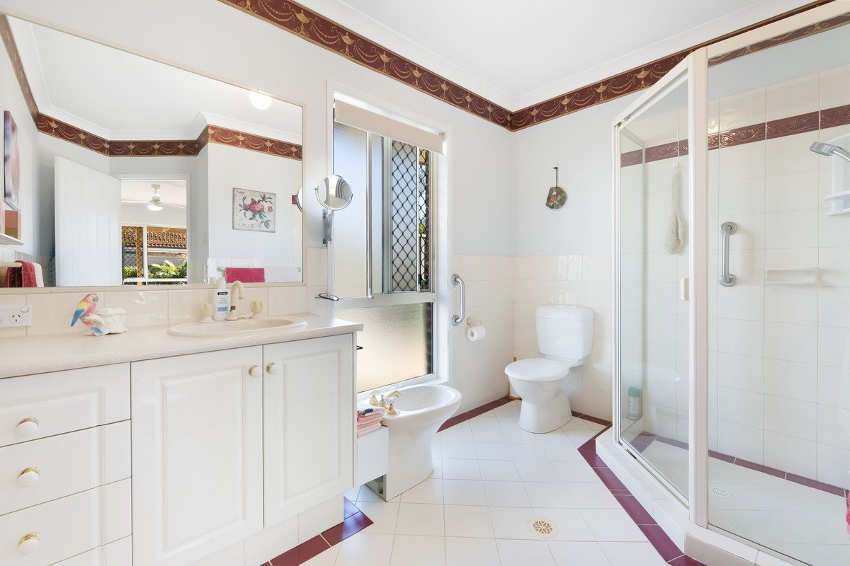 28 Warbler Parade Varsity Lakes 15