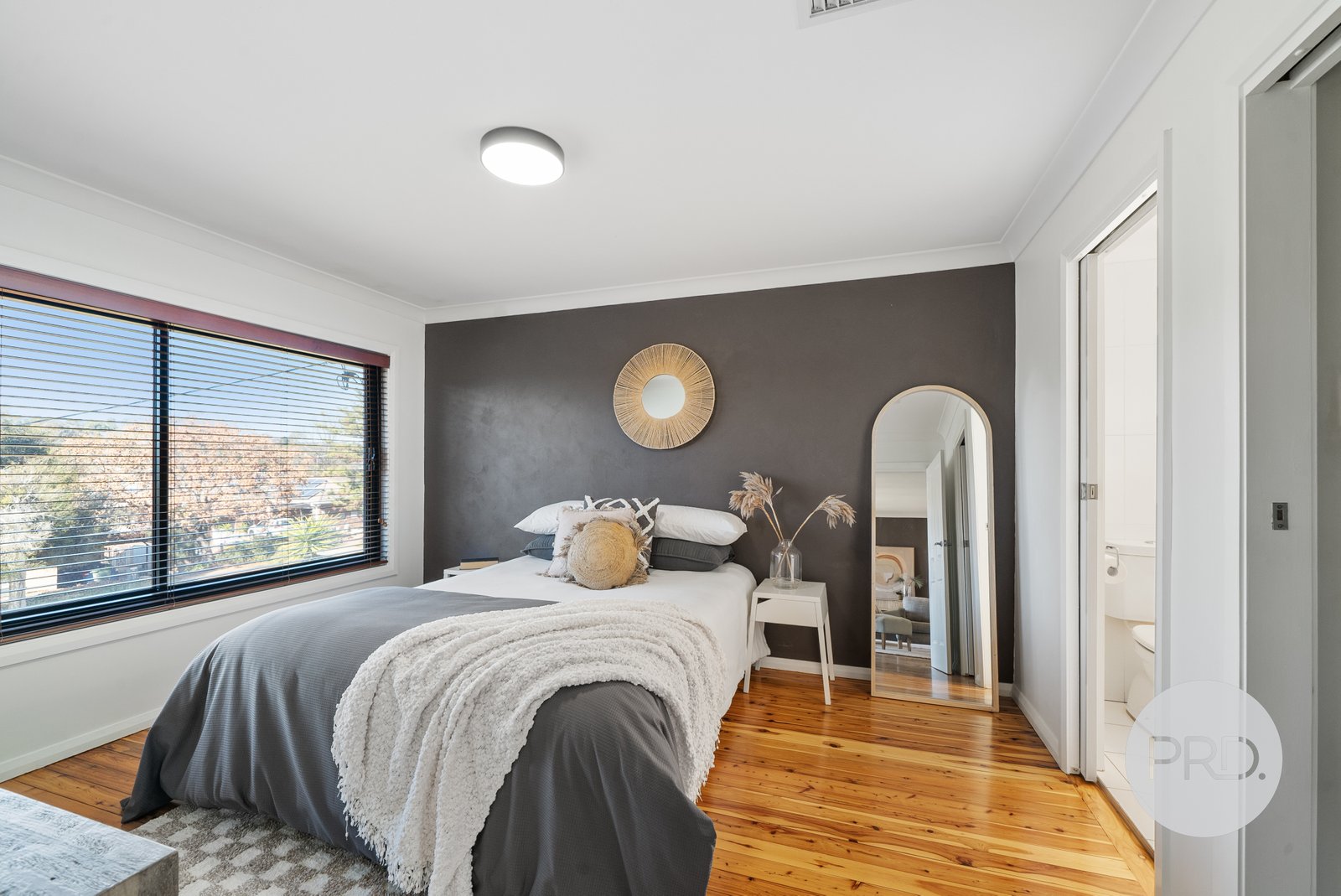 28 Warrawong Street KOORINGAL 8