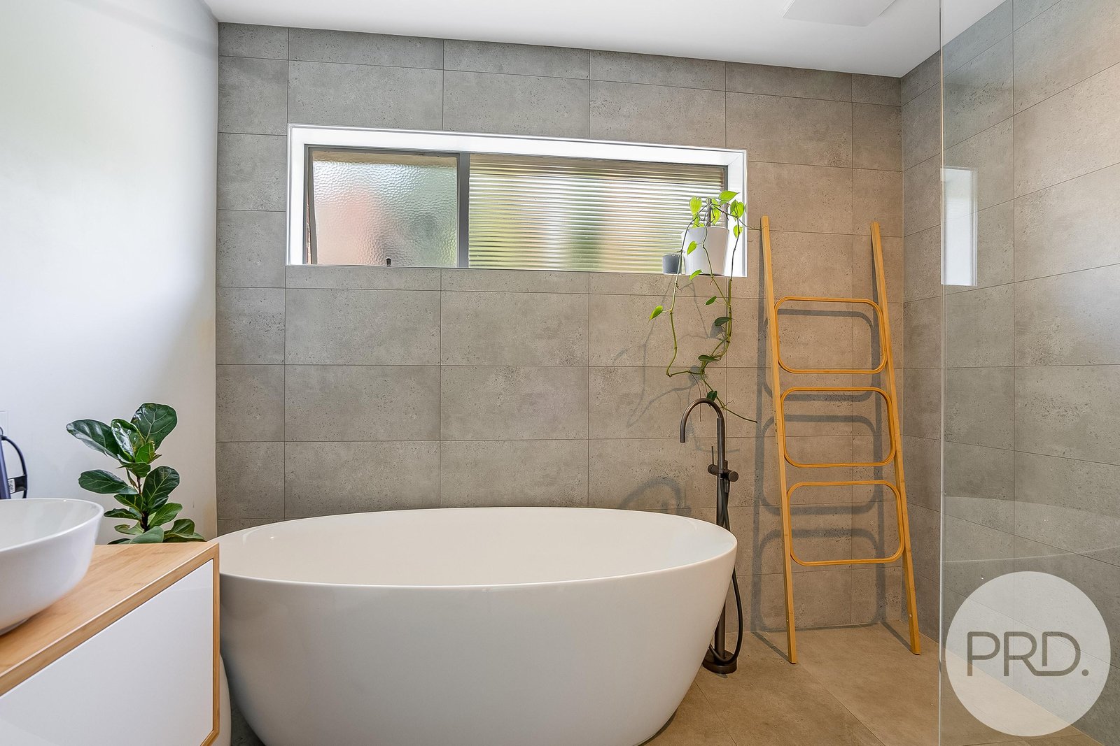 28 Waverley Avenue MOUNT STUART 9