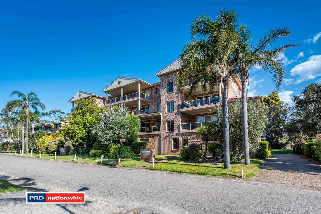 2/8 Weatherly Close NELSON BAY 16
