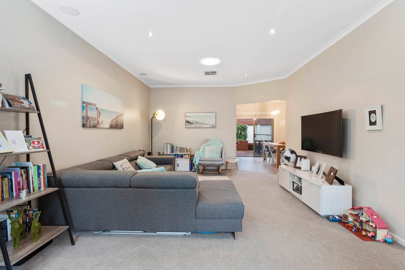 Gallery: 2/8 Wolsley Street