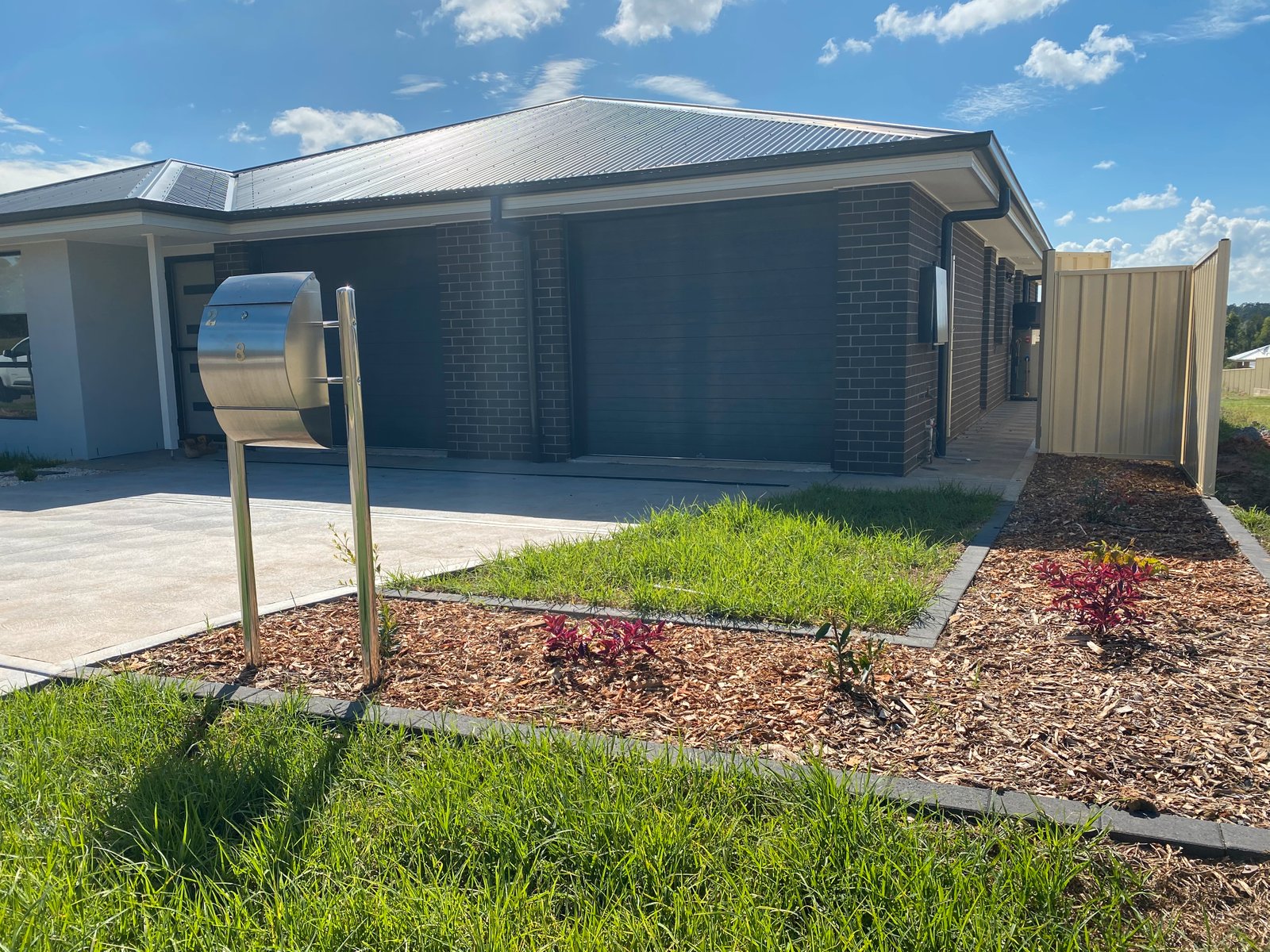 2/8 Wyla Street Bellbird 1