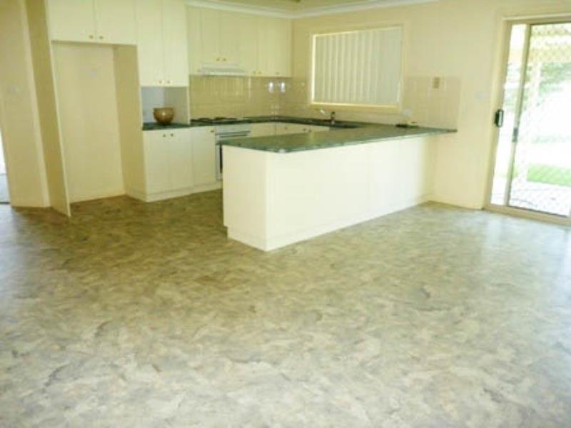 28 Yarrawah Crescent BOURKELANDS 3