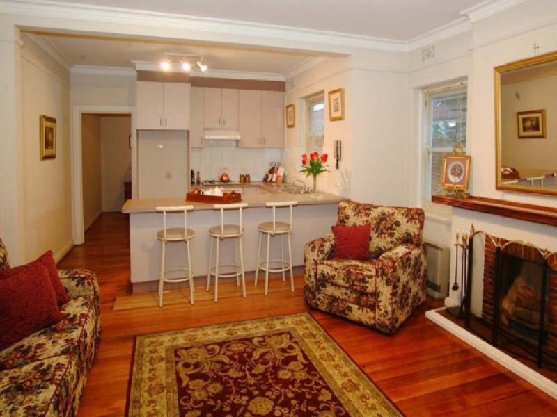 Gallery: 2/80 Kerferd Road