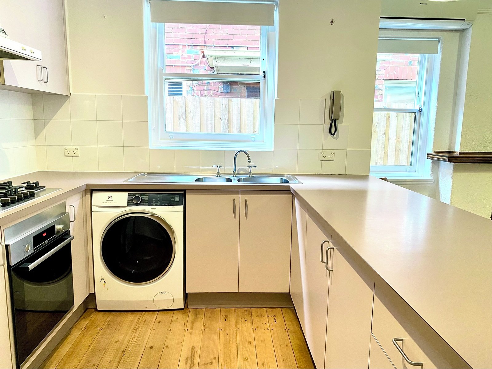 2/80 Kerferd Road, Albert Park, 3206