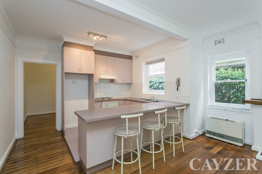 Gallery: 2/80 Kerferd Road