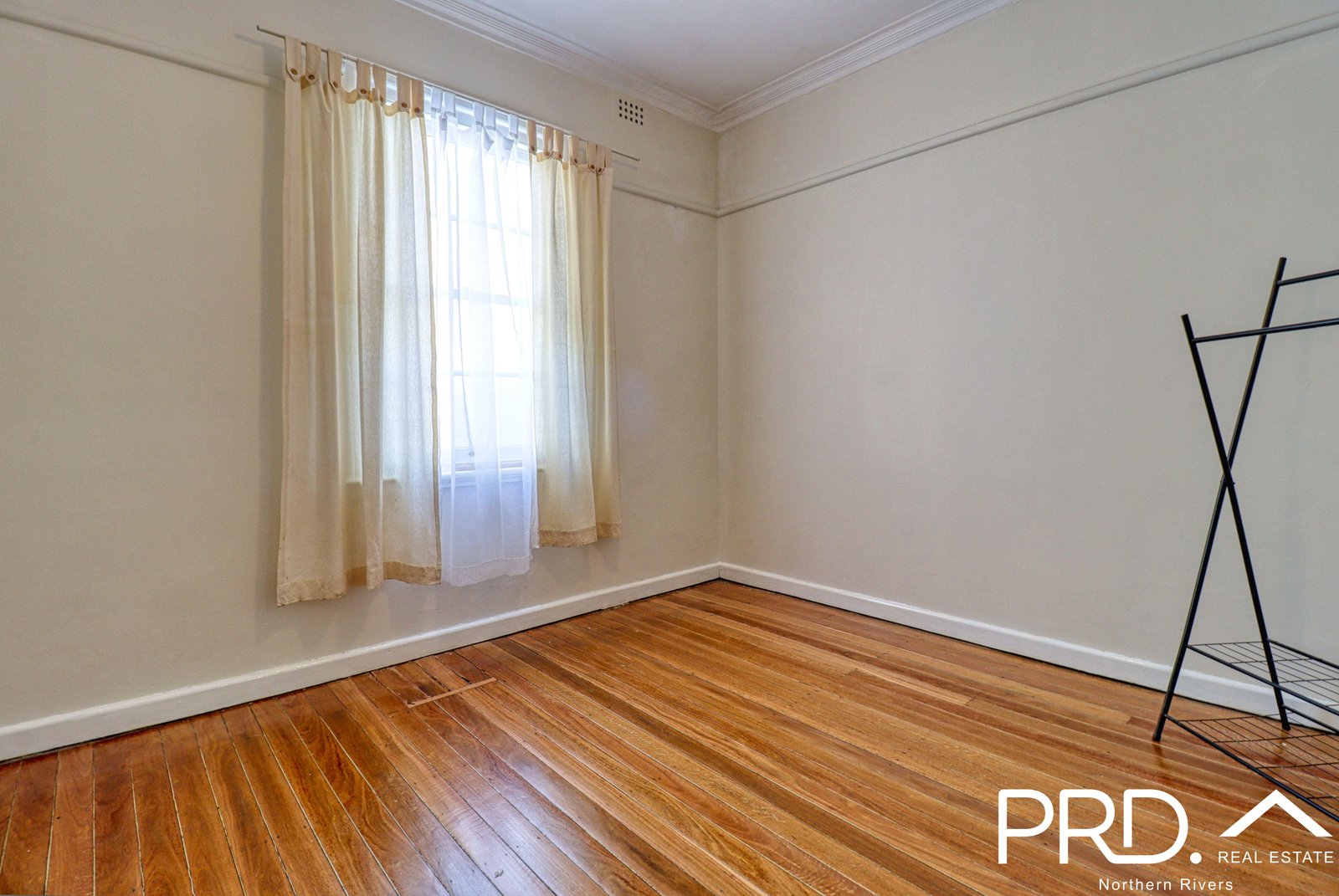 2/80 Magellan Street LISMORE 11