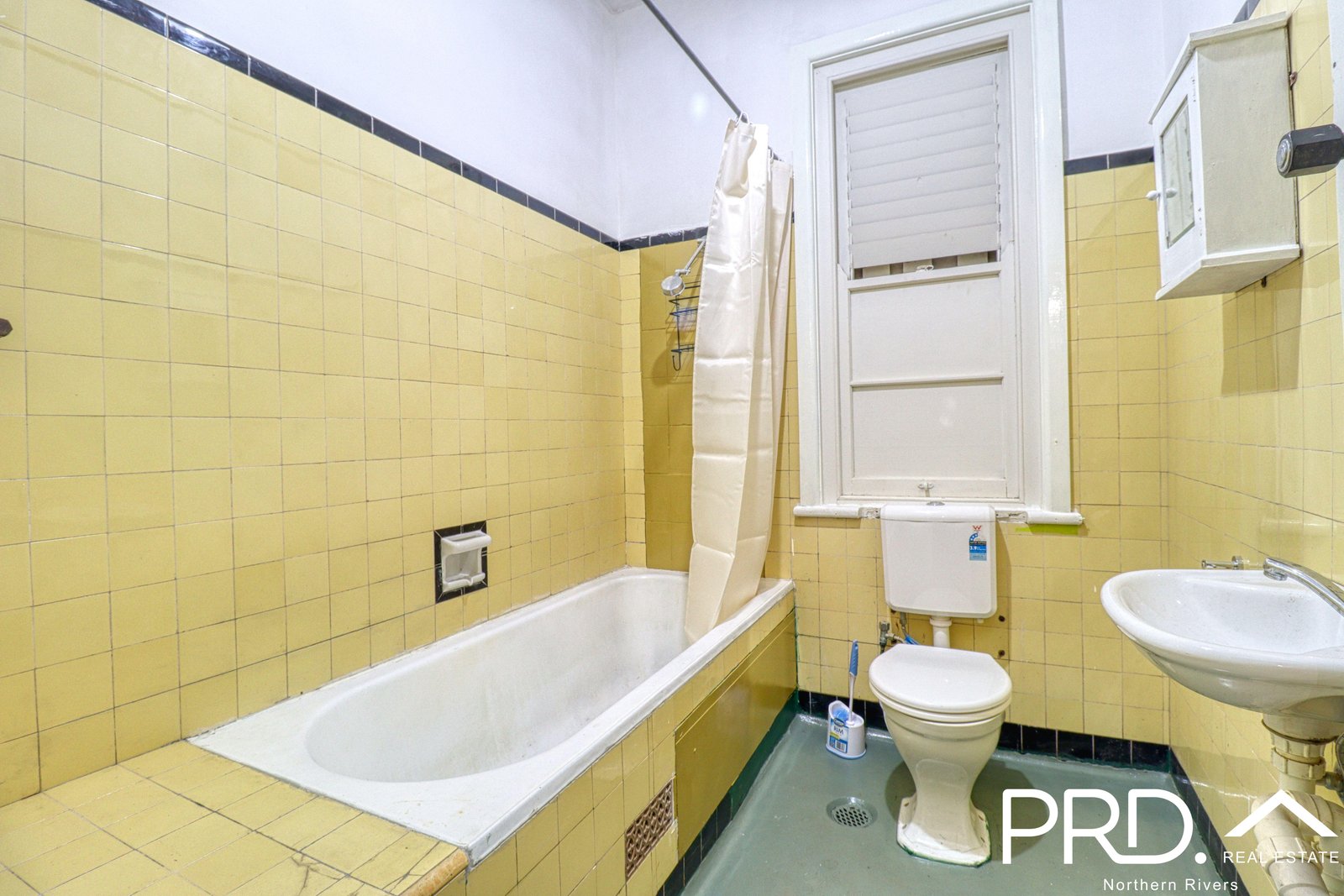 2/80 Magellan Street LISMORE 13