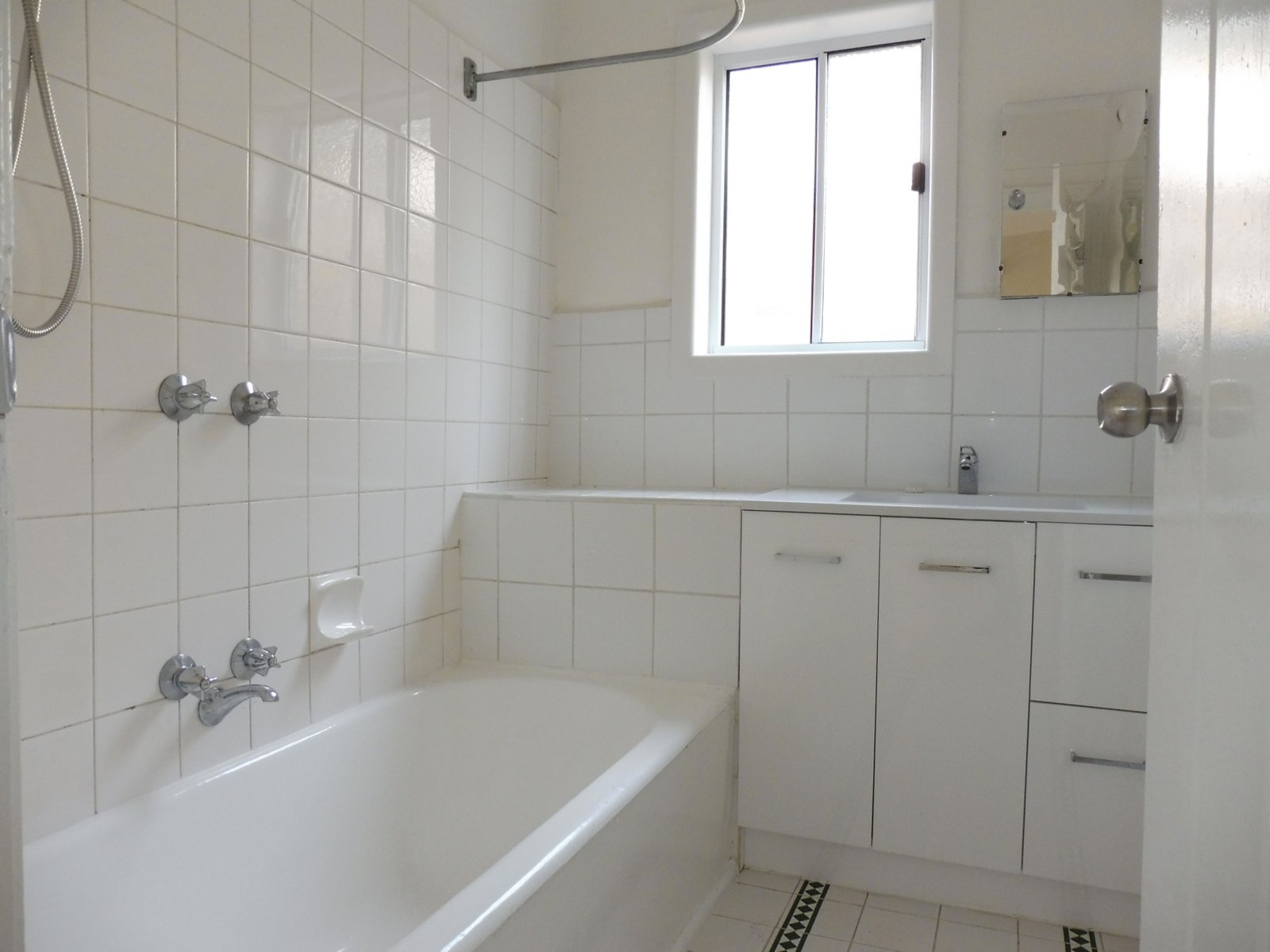 Gallery: 280 North Road