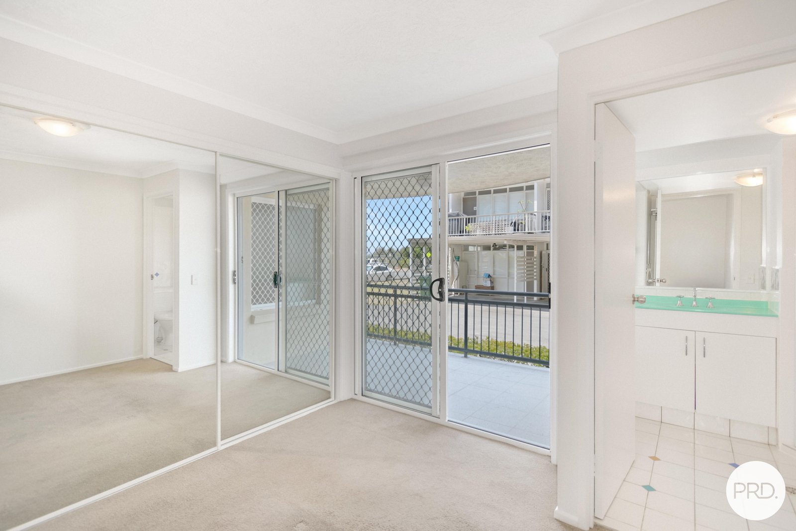 2/80 Pacific Parade BILINGA 4