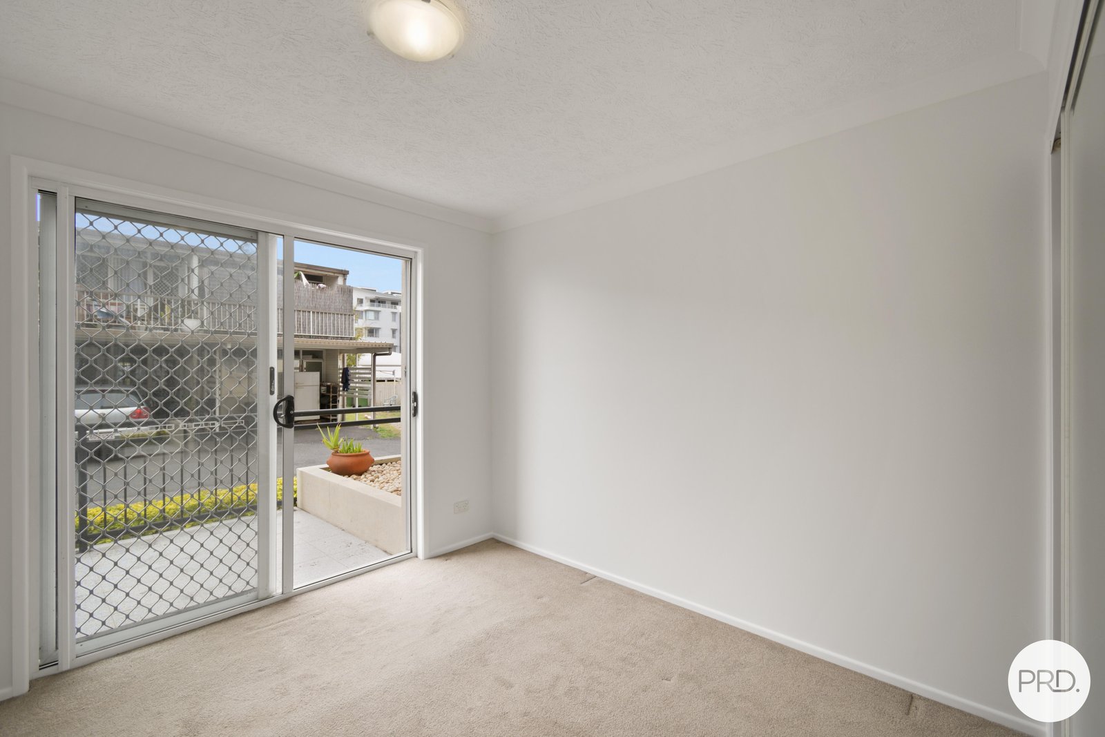 2/80 Pacific Parade BILINGA 5