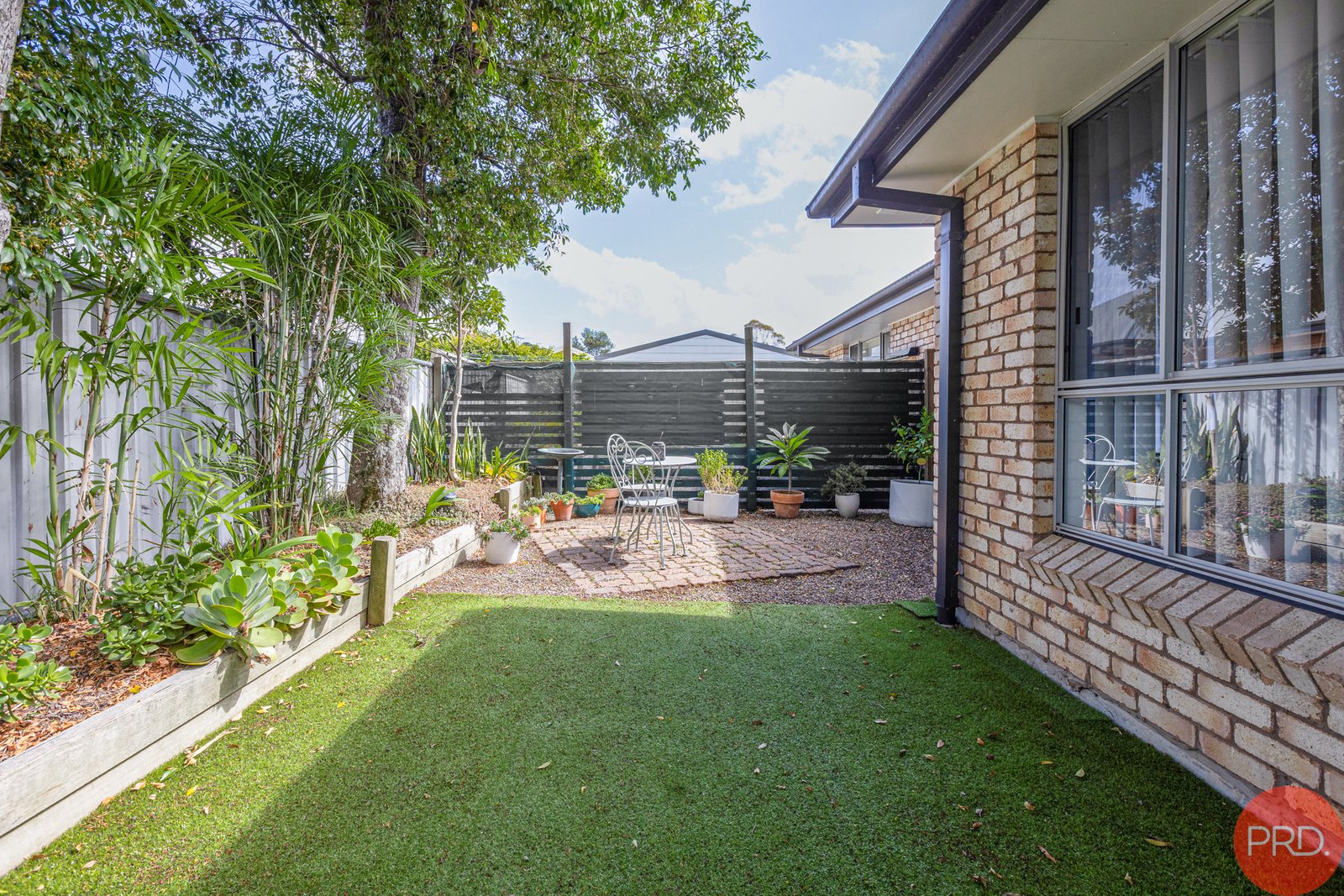 2/80 Robert Street TENAMBIT 12