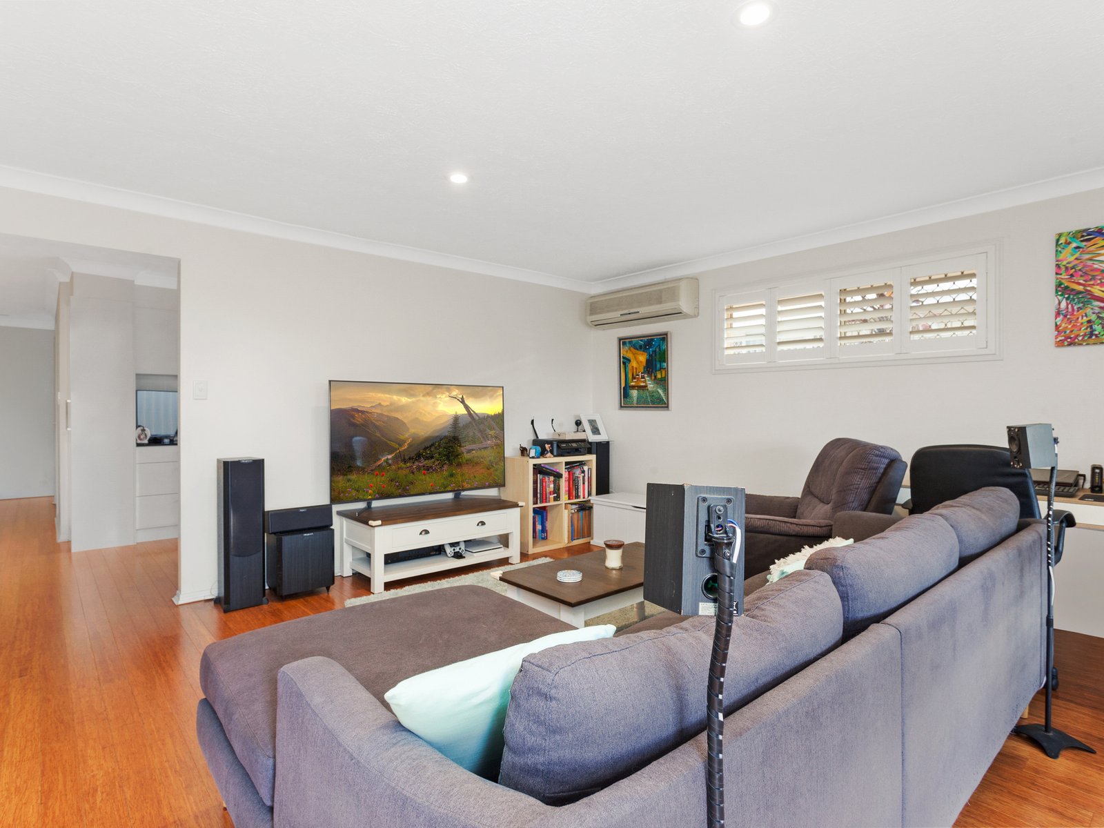 2/80 Treeview Drive BURLEIGH WATERS 2