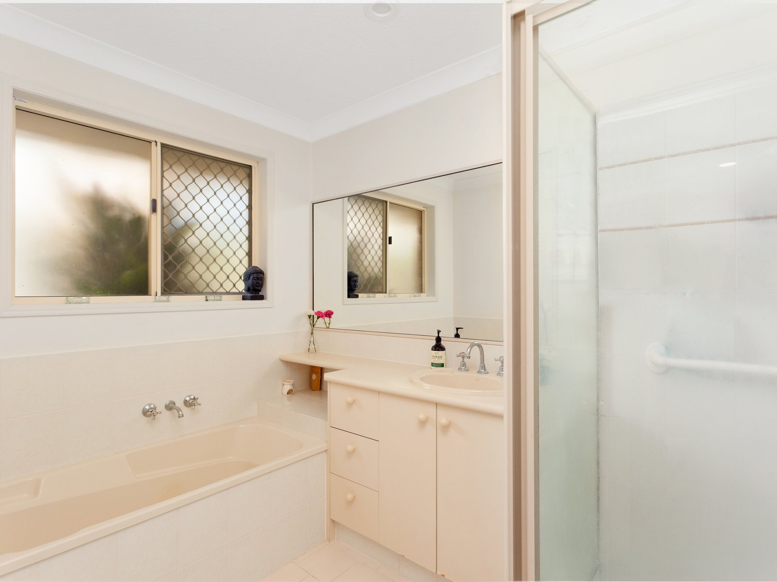 2/80 Treeview Drive BURLEIGH WATERS 8